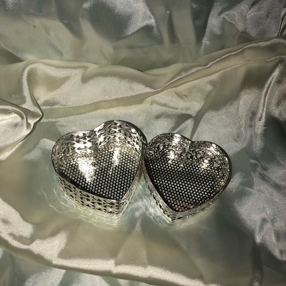 Silver heart trinket box display or decoration - Picture 7 of 8